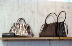 ��`ATC�̃t�@�b�V�����G��HONEY�Љ�